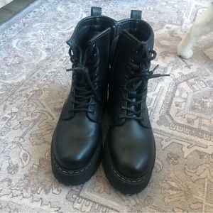 Steve Madden Betty Black Boots Size 8